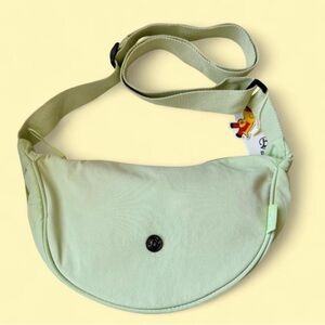 Sporty Ultra-Lightweight Water-Resistant Lime Green Chest Crossbody Bag – New